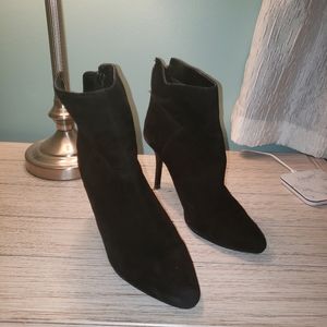Black suede low boot